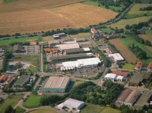 Büdingen. Gewerbegebiet "Reichardsweide". Luftbild-Schrägaufnahme von Südost