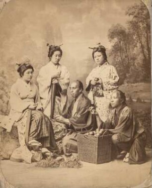 Samurai mit drei Damen und einem Diener