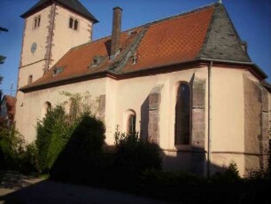 Turm und Langhaus von Südosten