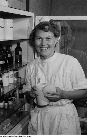 Porträt der Betriebsschwester Annelies Kremkau des Betriebes Becker & Co