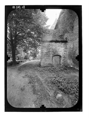 Lübow. Kirche (1210/1227 beg.). Teilansicht
