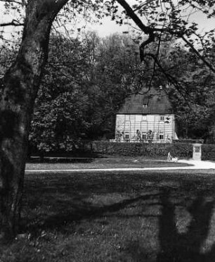 Weimar. Park an der Ilm (Goethepark). Ansicht mit Goethes Gartenhaus am Stern (1601/1615)