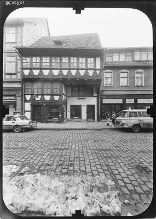 Quedlinburg, Marktstraße 2. Wohnhaus mit Laden (Kunsthoken, ehem. Kaufmannshof, um 1550). Straßenfront