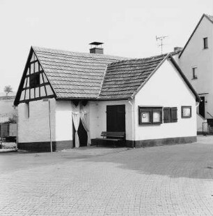 Backhaus; Taunusstein, Lindenplatz 4