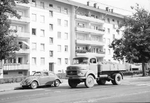 Freiburg: LKW in der Wohnstraße