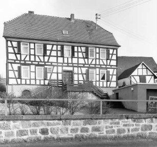 Pfarrhaus (Fachwerkwohnhaus); Ortenberg, Pfarrgasse 8