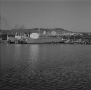 Saßnitz. Fährhafen mit den Fährschiffen Sassnitz (DDR) und Der Starke (Schweden)