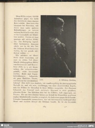 [Frau im Profil in schwarze Robe gekleidet]