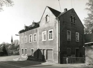 Ottendorf-Okrilla, Königsbrücker Straße 5. Wohnhaus mit Ladeneinbau (1851/1900)