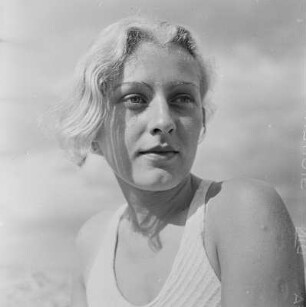 Frau am Strand