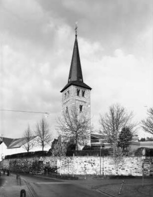 Kath. Pfarrkirche St. Servatius, Romanischer Turm; Limburg, Untergasse (Offheim)