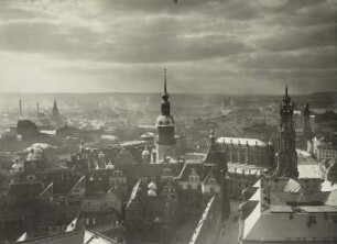 Dresden. Stadtansicht : Dresden. Blick von der Frauenkirche nach Nordwesten auf die Stadt mit Residenzschloss, Ständehaus und Hofkirche