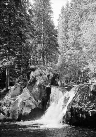 Lindau: Wasserfall am Schwarzenbächle bei Lindau