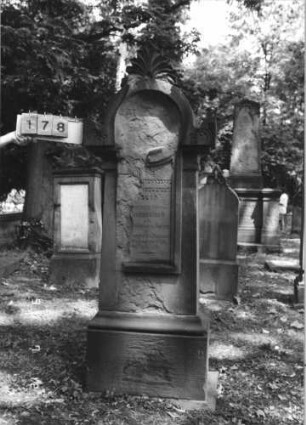 Grabstein 178 [Hahn S. 61 Grab-Nr. 1452]