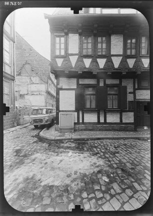 Quedlinburg, Hölle 3. Wohnhaus (um 1560). Straßenfront (Teilansicht)