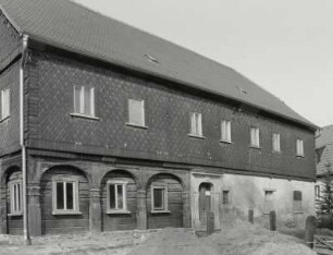 Neugersdorf, Hakenhof : Neugersdorf. Hakenhof (1. Hälfte 19. Jahrhundert), Am Markt 4. Eingangsseite des Wohnhauses