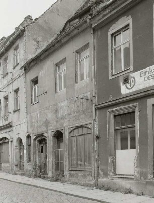 Wohnhaus mit Laden