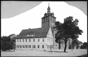 Dommitzsch. Kirche und Rathaus
