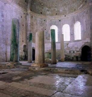 Myra, St.-Nikolaus-Kirche, Innenraum