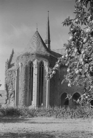Chorin. Zisterzienserkloster (1334 geweiht), Kirche, Chor von Südosten