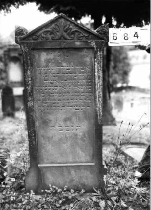 Grabstein 684 (Index: 100099682) Maße HxBxT: 149x56x16 cm: Grabstein 684