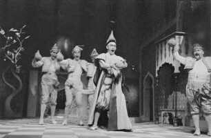 Szenenbilder aus "Die beiden Geizigen", Komische Oper von André-Ernest-Modets Grétry. Gastspiel des Opernstudios der Staatsoper Berlin im Theater der Freundschaft Berlin 1957