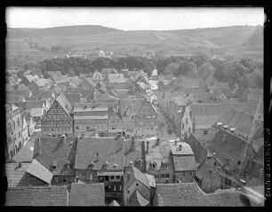Blick auf Marktplatz und Hauptstraße von Tauberbischofsheim Richtung Osten
