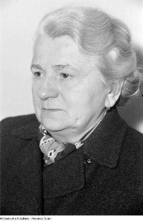 Porträtaufnahmen der Politikerin und Frauenrechtlerin Olga Körner