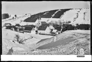 Blick auf Geising mit Schnee
