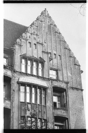 Kleinbildnegative: Mietshaus, Innsbrucker Str. 37, 1978
