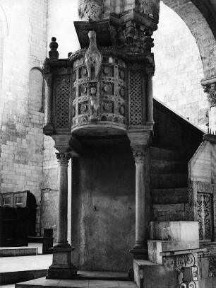 Kanzel : Kanzel. Stein (1229; Niccolò). Bitonto, Kathedrale San Valentino