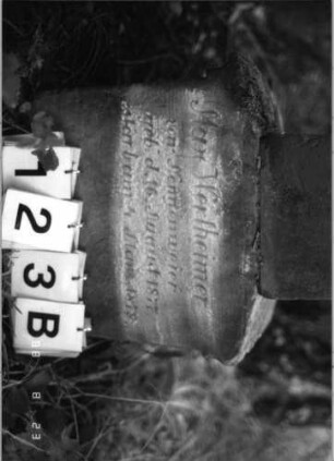 Grabstein 123 (Index: 100096067) Maße HxBxT: 107x45x30 cm Besonderheit: Kindergrab: Grabstein 123B