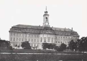 Schloss Hubertusburg, Eingangsflügel, Hoffront