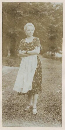 Frau im Dirndl