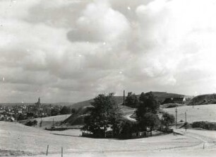 Schneeberg-Neustädtel (Kreis Aue). Hüttengrund mit Gaulenhöfers Hütte. Blick nach Norden auf Schneeberg und Gleesberg