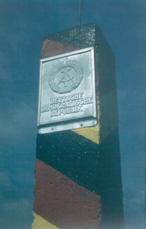 Eichsfeld. Grenzmuseum Schifflersgrund. Ehemaliges Grenzschild der DDR