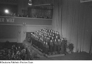 FDJ-Chor auf der Bühne