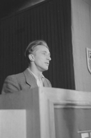 Versammlung des II. Parlament der FDJ im Hamburger Hof in Meißen : Pfingsten 1947