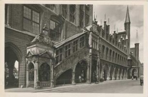 Lübeck: Breite Straße: Rathaus mit Rathaustreppe;