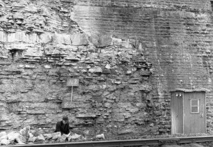 Neudenau Stützmauer Bahnbediensteter Fernsprechbude