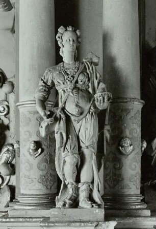 Altar, Detail: Tugendfigur