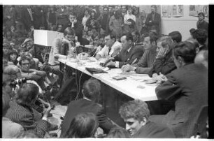 Kleinbildnegativ: Diskussion mit Franz Barsig, SFB, Audimax der TU Berlin, 1968