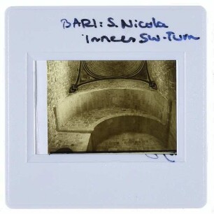 Bari, S. Nicola : Südwest-Turm, Innenansicht