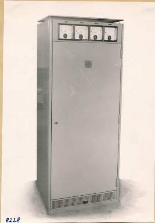 UKW - Tonsender 250 W, Schrank geschlossen; Foto 1953