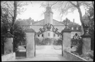 Hermsdorf. Schönburg - Waldenburgsches Schloss