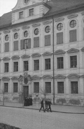 Dillingen: ehemaliges Universitätsgebäude, Fassade