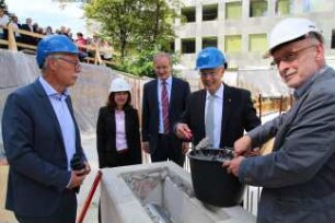 Grundsteinlegung für den Erweiterungsbau des Kreishauses Heidkamp
