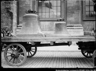 Glocken der Garnisonkirche [in Wolfenbüttel?] [1926?] (älterer Positivabzug vorhanden)