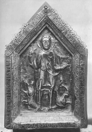 Hadelinusschrein — Christus als Sieger über Apsis und Basilisk