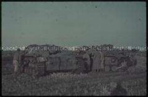 Soldaten und Schützenpanzer